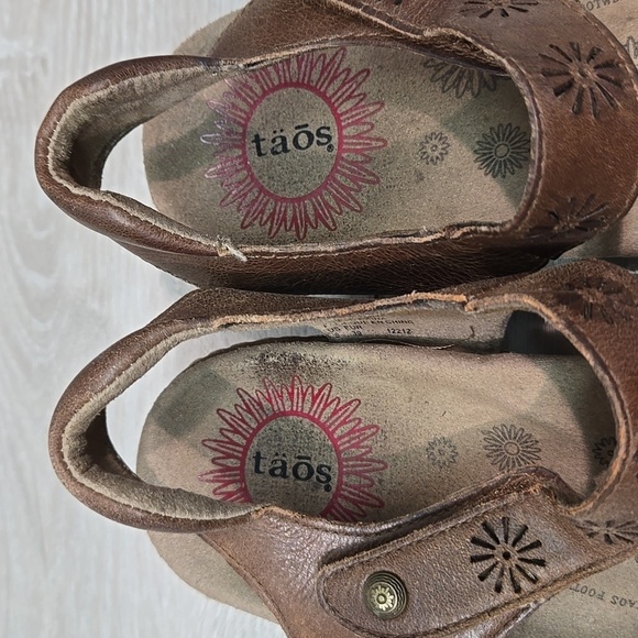 Taos Women Brown Hook&loop Leather Sandals Shoes Sz 8 - Picture 4 of 12
